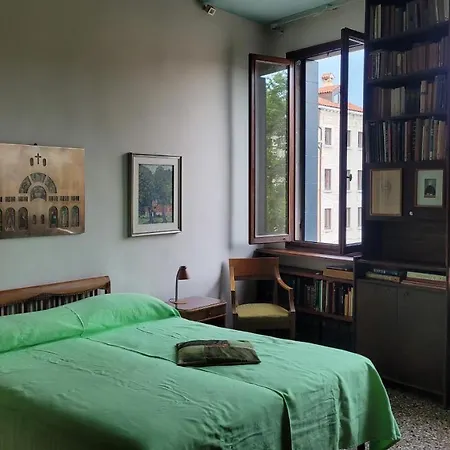 Casa Calle Renier * Venice