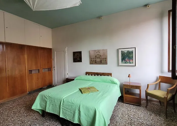 Casa Calle Renier * Venise