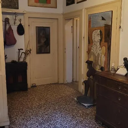 Casa Calle Renier ホームステイ *